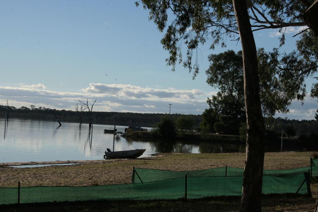 Lake Fyans Holiday Park Екстериор снимка